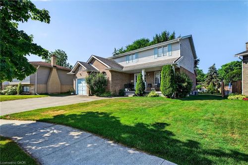 11 Greenbriar Crt, Welland, ON, L3C5T7 | Card Image