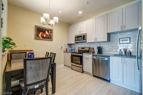 411-6411 Richmond Rd, West Milford, NJ, 07480-5121 | Card Image