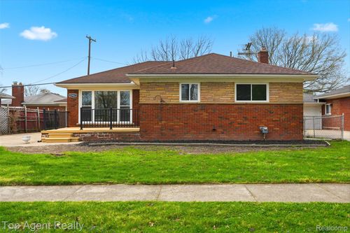21407 Pallister St, Saint Clair Shores, MI, 48080-1743 | Card Image