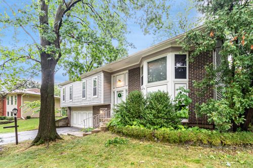 143 Camelot Way, Bolingbrook, IL, 60440-2084 | Card Image