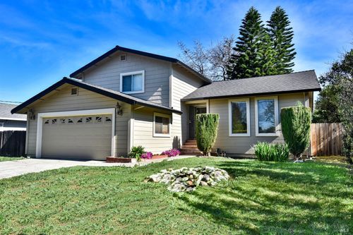 418 Nut Tree Rd, Vacaville, CA, 95687-3321 | Card Image