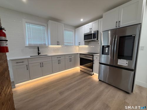 3-21-23 Elliott St, Hartford, CT, 06114 | Card Image