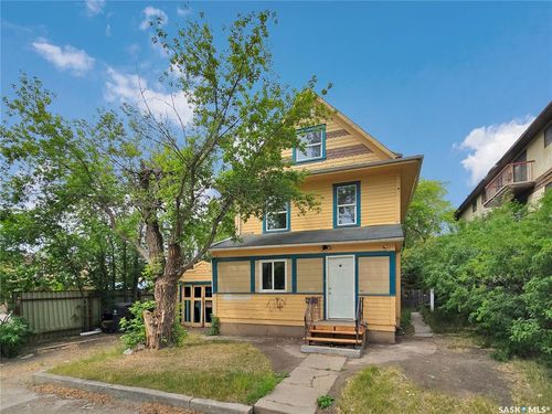 221 Av N S, Saskatoon, SK, S7M2N1 | Card Image