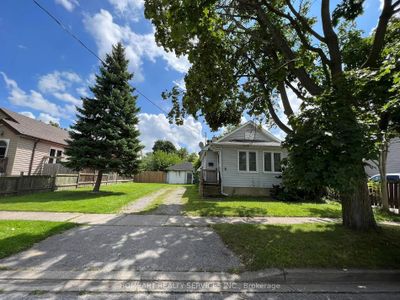 2 Russell Ave, House other with 2 bedrooms, 2 bathrooms and 5 parking in Saint Catharines ON | Image 2