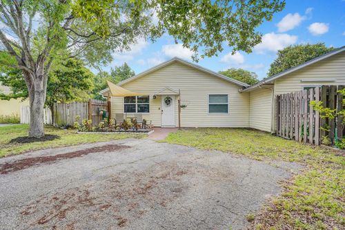 8716 Crater Terrace, West Palm Beach, FL, 33403 | Card Image