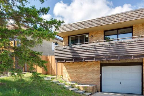 7833 Hunterquay Rd Nw, Calgary, AB, T2K4V1 | Card Image