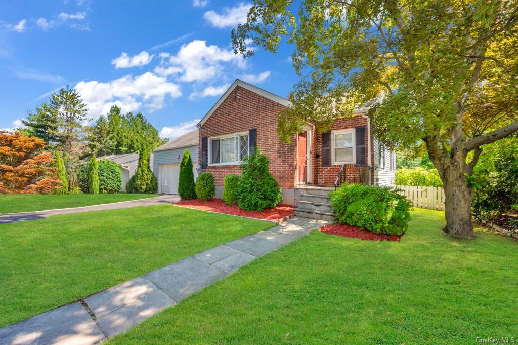 Cloverdale Ave, White Plains, NY 10603