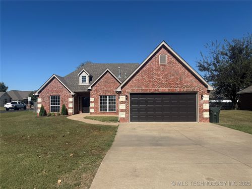2404 Pheasant Dr, Claremore, OK, 74019-3503 | Card Image