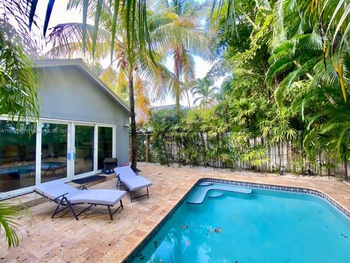 2558 Trapp Ave, Coconut Grove, FL, 33133-3840 | Card Image