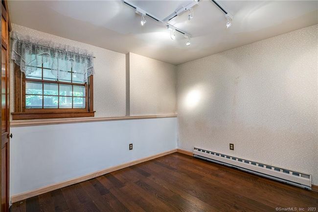 Den Lower Level | Image 34