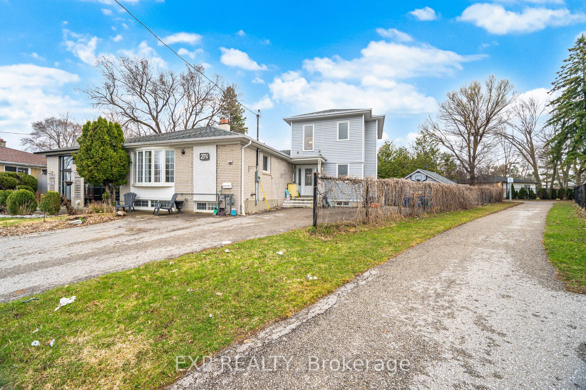 Residential in Richmond Hill 3