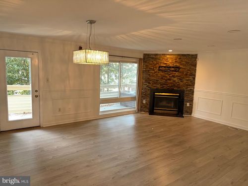 9759 Lake Shore Dr, MONTGOMERY VILLAGE, MD, 20886-4265 | Card Image