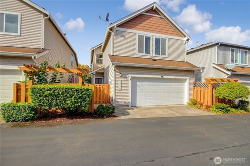 6626 Francis Ave Se, Auburn, WA, 98092-8207 | Card Image