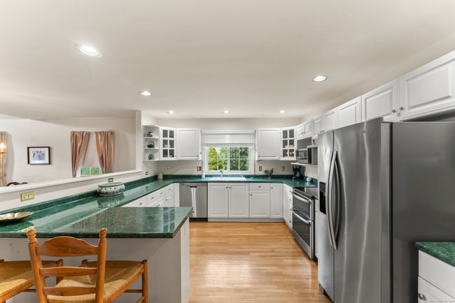 11 - 11 Saint George Pl, Condo with 2 bedrooms, 2 bathrooms and null parking in Sandy Hook CT | Image 14