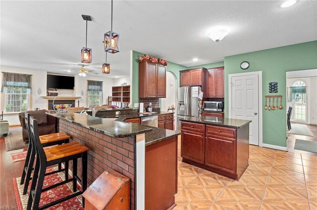 2234 Creekway Dr, House other with 5 bedrooms, 5 bathrooms and null parking in Smithfield VA | Image 11