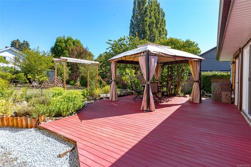 862 Canterbury Rd, Victoria, BC, V8X3E6 | Card Image