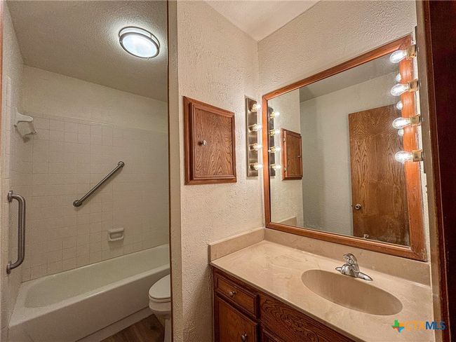 APT-28 - 101 Maplewood Dr, Condo with 3 bedrooms, 2 bathrooms and null parking in Victoria TX | Image 11