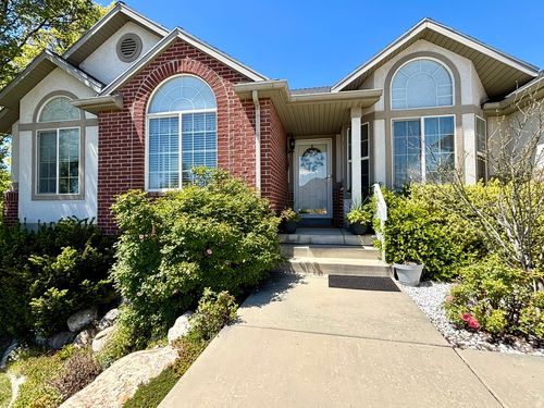 6344 S Adirondack Way, Taylorsville, UT, 84129-6830 | Card Image