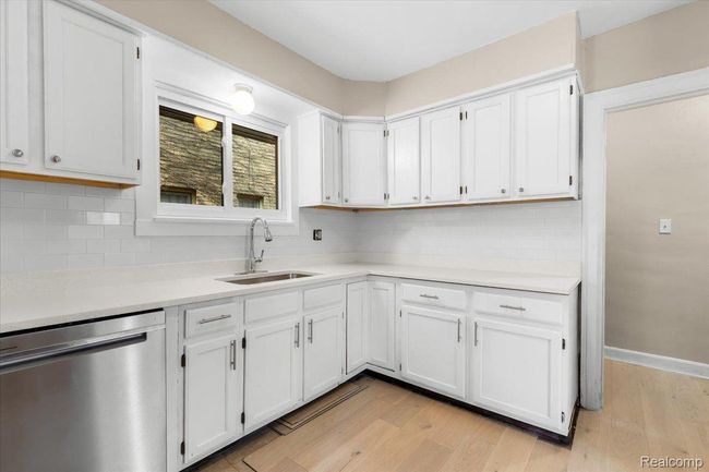 3225 Leslie St, House other with 3 bedrooms, 2 bathrooms and null parking in Detroit MI | Image 12