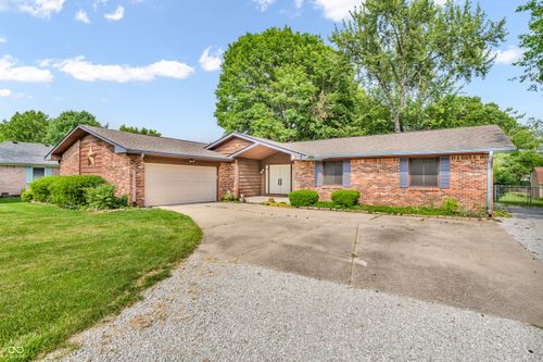 407 Woodland East Dr, Greenfield, IN, 46140-8888 | Card Image