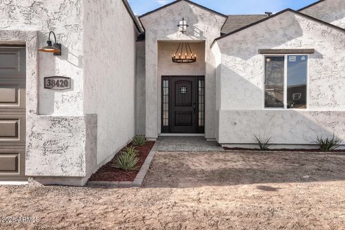 38420 W Buckeye Rd, Tonopah, AZ, 85354-7811 | Card Image