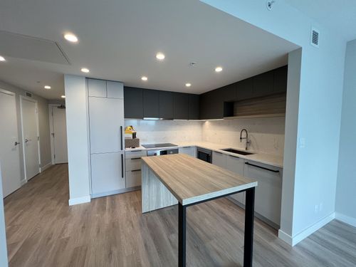 2801-567 Emerson St, Coquitlam, BC, V3J0M8 | Card Image