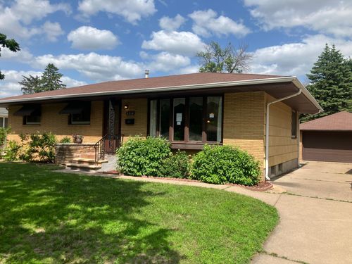 6218 Scott Ave N, Brooklyn Center, MN, 55429-2358 | Card Image