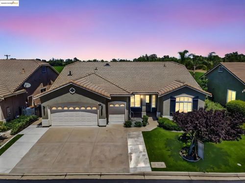 909 Suntan Ln, Brentwood, CA, 94513-6977 | Card Image