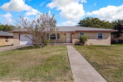 107 Pine St, Keene, TX, 76059-1825 | Card Image