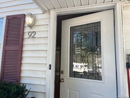 92 Harbor Rd, Port Washington, NY, 11050-2534 | Card Image