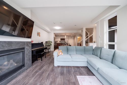 {{alt}} | Card Image