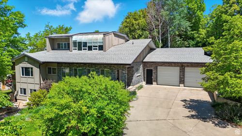 121 Mountain View Dr, Hyde Park, UT, 84318-3413 | Card Image