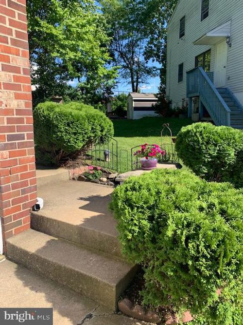 1944 Ridley Mill Ln, WOODLYN, PA, 19094-2008 | Card Image