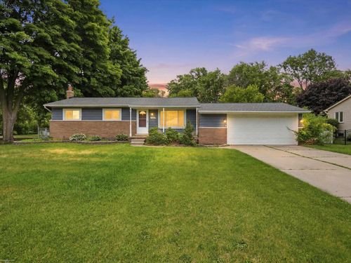 38450 Elmite St, Harrison Twp, MI, 48045-3464 | Card Image