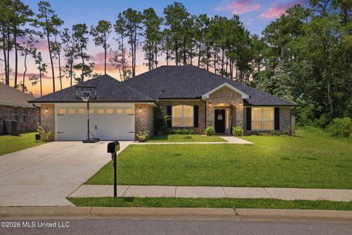 6268 Emerald Lake Dr, Biloxi, MS, 39532-4537 | Card Image