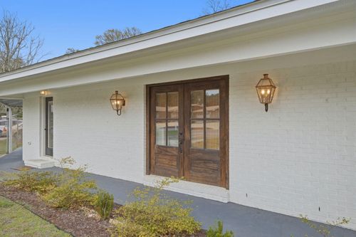 205 Baker Ave Nw, Fort Walton Beach, FL, 32548-4313 | Card Image