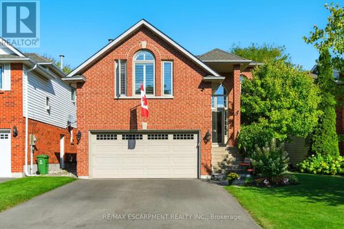 36 Pinecreek Road, Hamilton (Waterdown), ON, L0R2H5 | Card Image