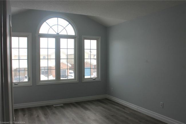 629 Windflower Cres, House other with 3 bedrooms, 3 bathrooms and 6 parking in Kitchener ON | Image 9