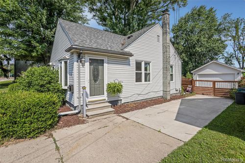 813 Goodale Ave, Clawson, MI, 48017-1706 | Card Image