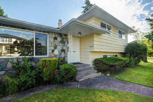 4382 Brakenridge St, Vancouver, BC, V6L2G8 | Card Image