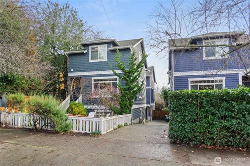 524 25th Ave S, Seattle, WA, 98144-2327 | Card Image