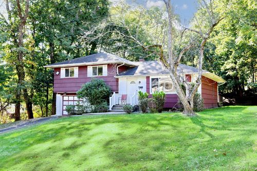 24 Hilltop Ln, Monsey, NY, 10952-2525 | Card Image