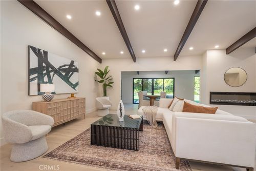 18611 Rocoso Pl, Tarzana, CA, 91356-5322 | Card Image