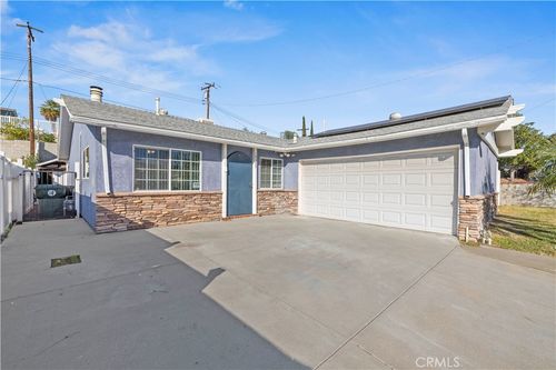 19525 Steinway St, Canyon Country, CA, 91351-1154 | Card Image