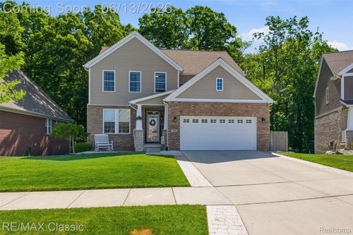 7946 Russell Dr, Westland, MI, 48185-0019 | Card Image