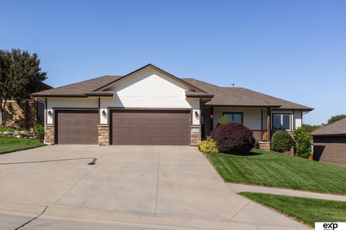 19506 Cottonwood Cir, Elkhorn, NE, 68022-2347 | Card Image