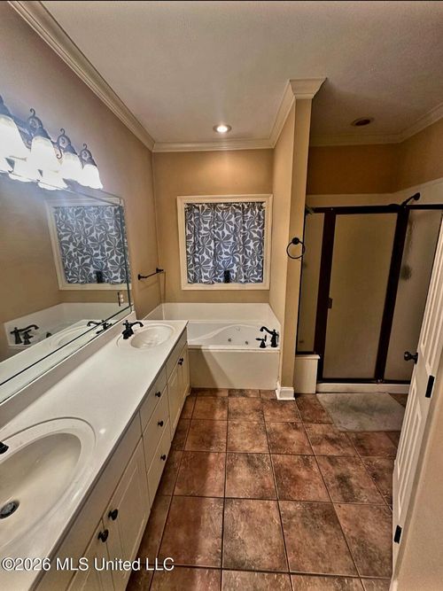 201 Eastside Ln, Brandon, MS, 39047-7808 | Card Image