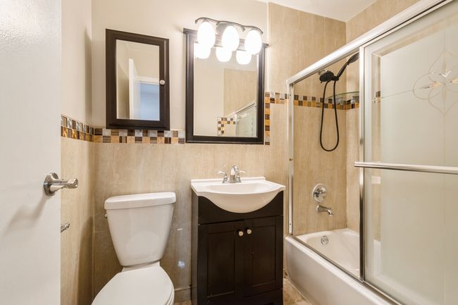 APT-412 - 8894 Knight Ave, Condo with 2 bedrooms, 2 bathrooms and 2 parking in Des Plaines IL | Image 5
