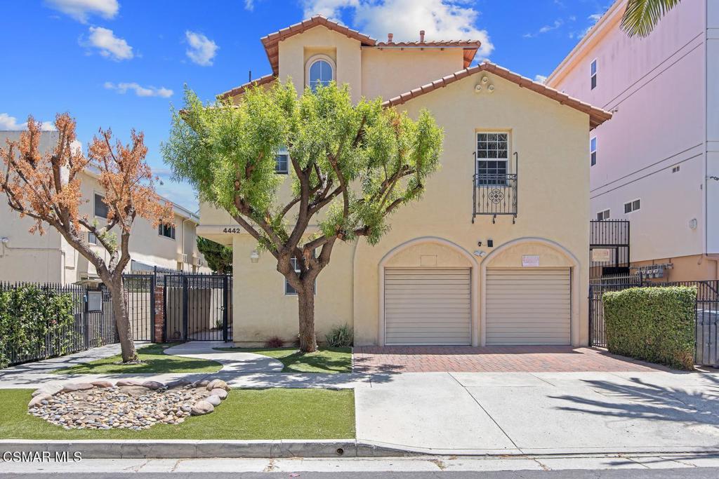 Residential in Sherman Oaks