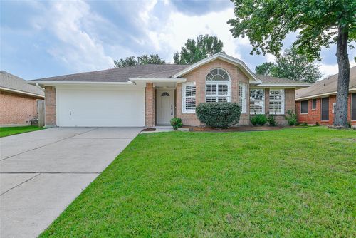 2306 Sherwood Hollow Ln, Kingwood, TX, 77339-4634 | Card Image